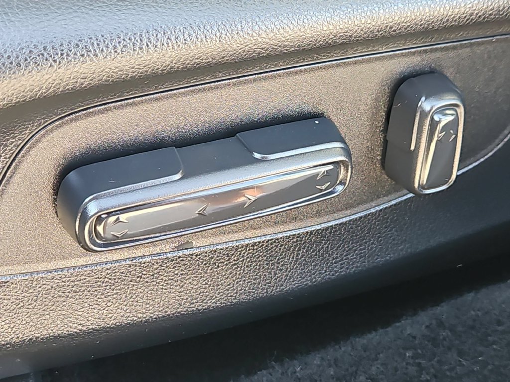 Used 2025 Honda HR-V EX-L image 11