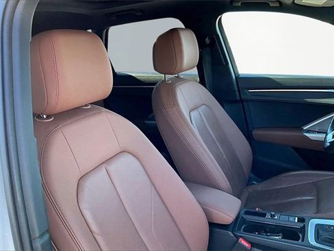 Used 2020 Audi Q3 2.0T Premium Plus w/ Premium Plus Package image 7