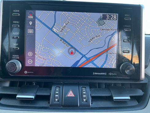 Used 2019 Toyota RAV4 Limited image 28