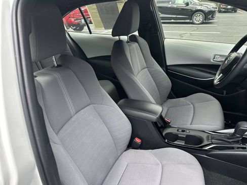 Used 2023 Toyota Corolla SE w/ SE Premium Package FWD image 29