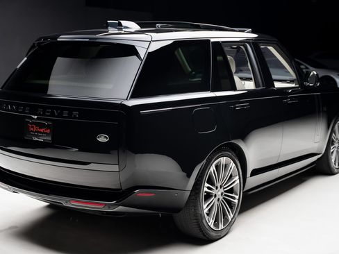 Used 2023 Land Rover Range Rover SE AWD/4WD image 32