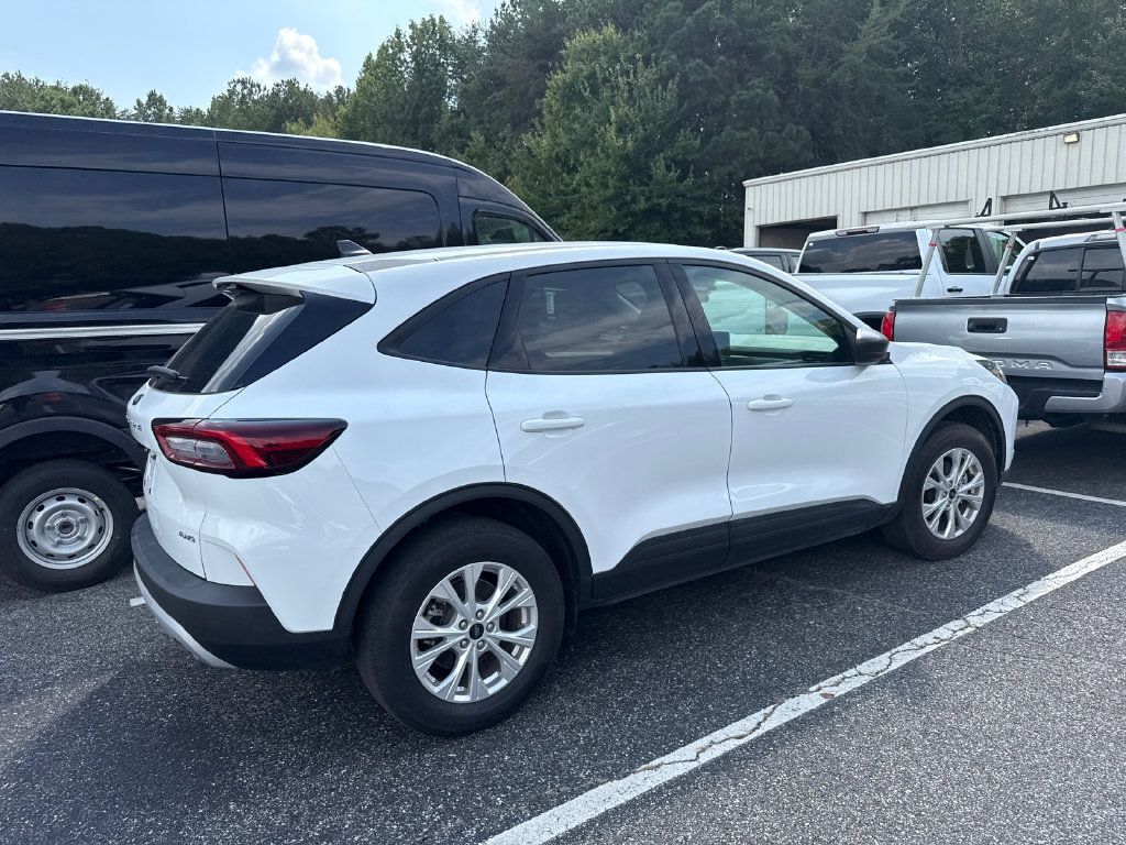 Used 2025 Ford Escape Active w/ Cold Weather Package AWD/4WD image 13
