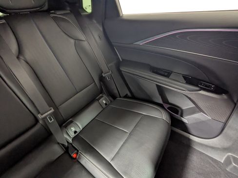 Used 2024 Cadillac Lyriq Luxury RWD image 15