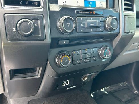 Used 2018 Ford F150 XLT RWD image 36