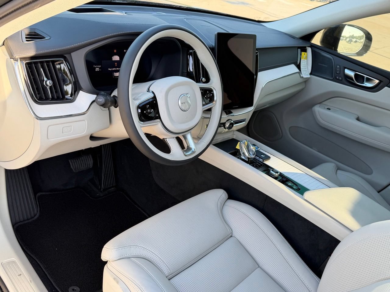 New 2027 Volvo XC60 B5 Ultra AWD/4WD image 11