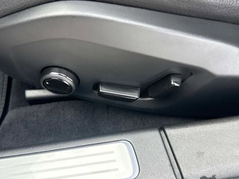 Certified 2024 Volvo V90 B6 Cross Country Plus image 18