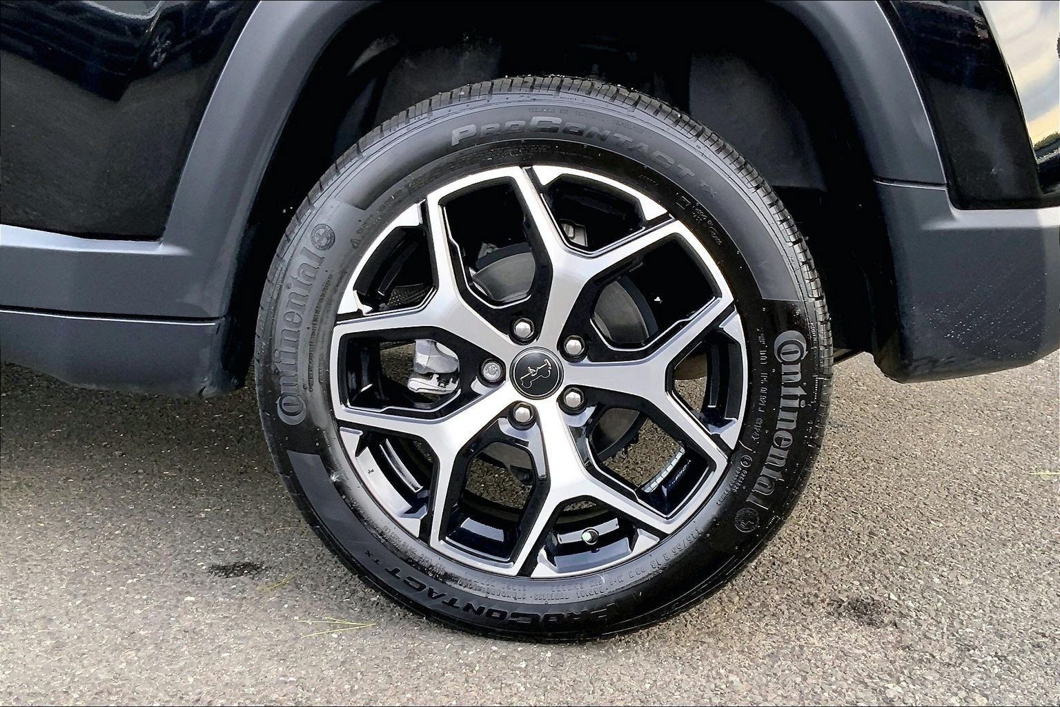 Used 2025 Jeep Compass Limited w/ Sun & Sound Group AWD/4WD image 8