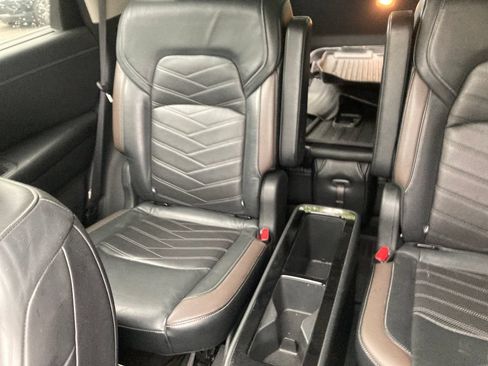 Used 2022 Nissan Pathfinder Platinum w/ Cargo Package AWD/4WD image 32