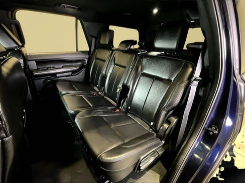 Used 2021 Ford Expedition XLT image 21