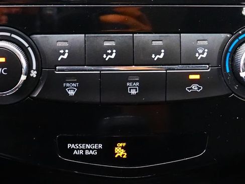 Used 2020 Nissan Rogue S FWD image 45