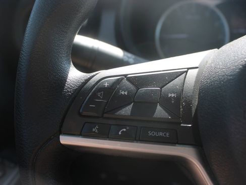 Used 2021 Nissan Kicks S image 19