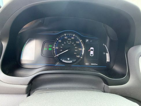 Used 2019 Hyundai Ioniq Blue FWD image 2