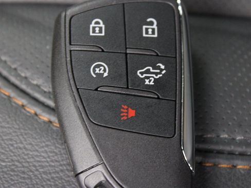 Used 2025 GMC Sierra 2500 AT4 image 78