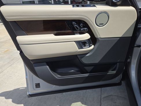 Used 2018 Land Rover Range Rover Supercharged AWD/4WD image 12
