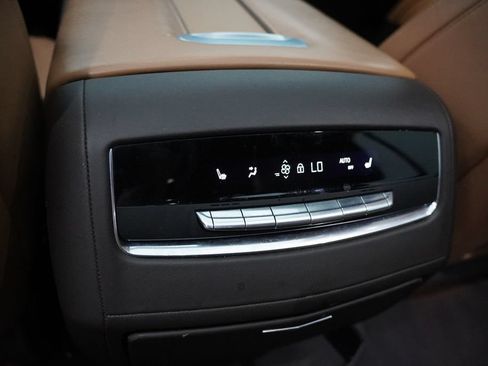 Used 2022 Cadillac Escalade Sport w/ Touring Package AWD/4WD image 4