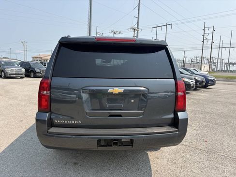 Used 2020 Chevrolet Suburban LT RWD image 8