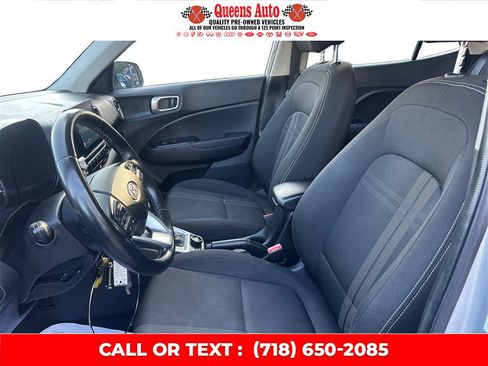 Used 2021 Hyundai Venue SEL w/ Cargo Package FWD image 10