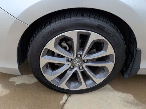 Used 2015 Honda Accord Sport image 39