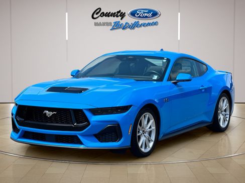 Used 2025 Ford Mustang GT Premium RWD image 2