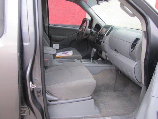 Used 2018 Nissan Frontier SV RWD image 16