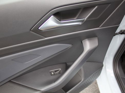 New 2026 Volkswagen Jetta SE image 22