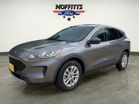 Used 2022 Ford Escape SE w/ Cold Weather Package AWD/4WD image 1
