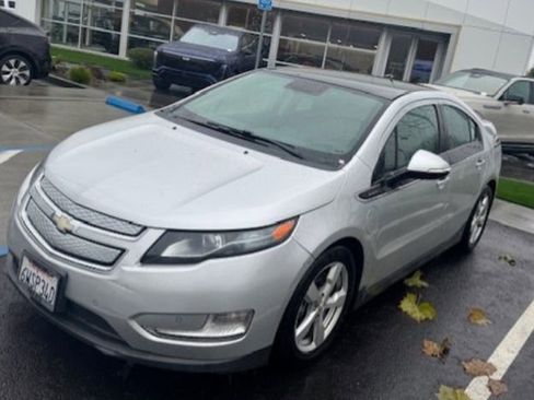 Used 2012 Chevrolet Volt Premium w/ Premium Trim Package image 3
