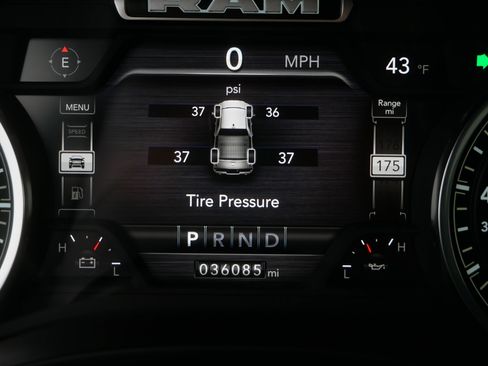 Certified 2023 RAM 1500 Laramie image 38