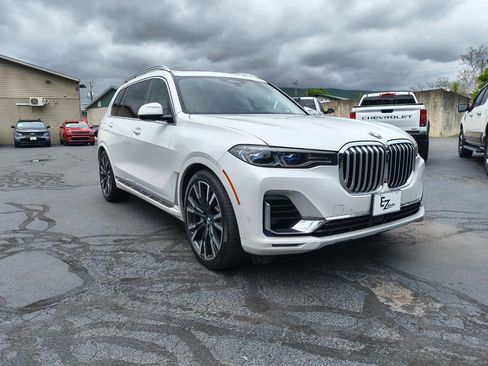 Used 2019 BMW X7 xDrive50i w/ Executive Package AWD/4WD image 2