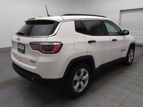 Used 2020 Jeep Compass Latitude w/ Popular Equipment Group FWD image 9
