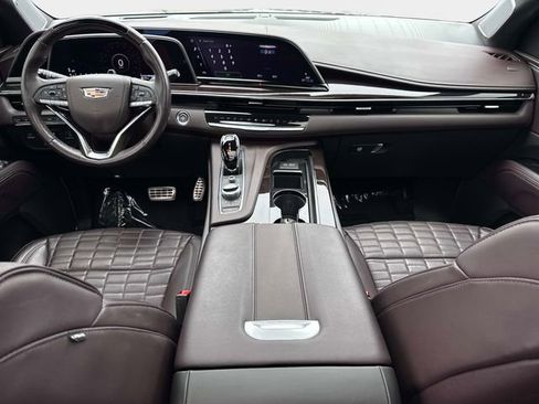 Used 2023 Cadillac Escalade Sport Platinum w/ LPO, ONYX Package image 19