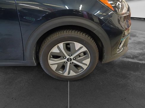 Used 2022 Kia Niro EX FWD image 9