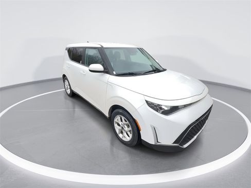 Used 2024 Kia Soul LX w/ Option Group 015 image 2