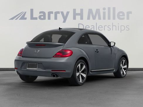 Used 2013 Volkswagen Beetle 2.0T image 2