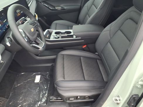 New 2026 Chevrolet Equinox LT w/ Convenience Package II image 5