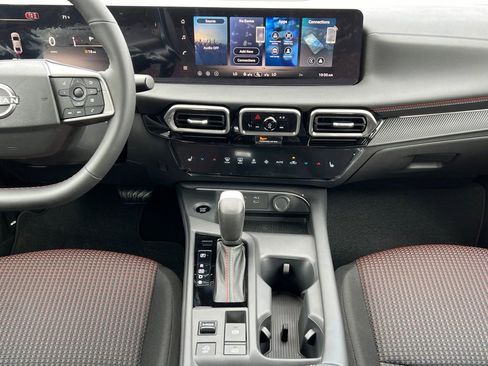 New 2026 Nissan Sentra SR FWD image 3