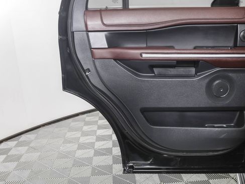 Used 2023 Ford Expedition Limited image 41