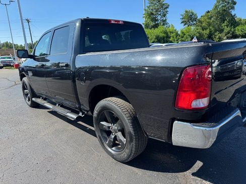 Used 2019 RAM 1500 ST w/ SXT Appearance Group AWD/4WD image 9