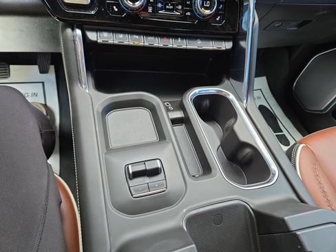 Used 2025 GMC Sierra 2500 Denali Ultimate AWD/4WD image 23