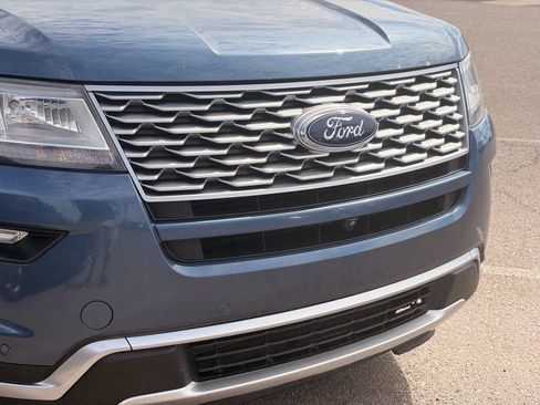 Used 2019 Ford Explorer Platinum AWD/4WD image 4