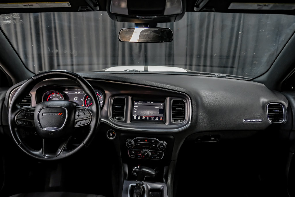 Used 2022 Dodge Charger SXT RWD image 15