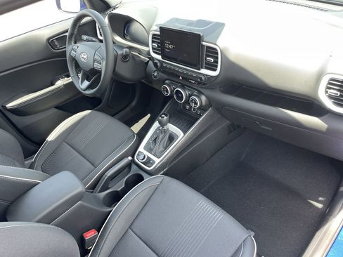 New 2025 Hyundai Venue Limited image 11