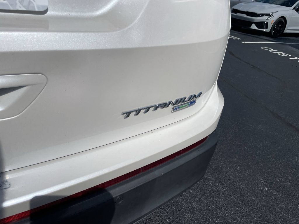 Used 2017 Ford Edge Titanium w/ Equipment Group 301A AWD/4WD image 6