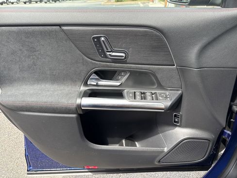 Used 2025 Mercedes-Benz GLA 250 image 19