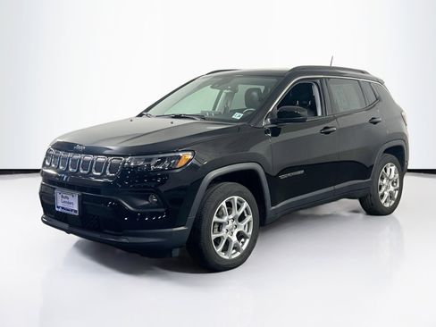 Used 2022 Jeep Compass Latitude w/ Sun and Sound Group AWD/4WD image 1