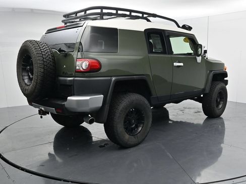 Used 2012 Toyota FJ Cruiser 4WD w/ Convenience Pkg image 8