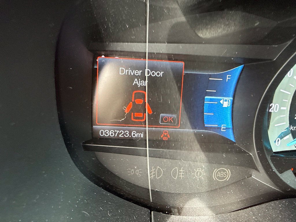 Used 2018 Ford Edge Titanium w/ Equipment Group 301A AWD/4WD image 7