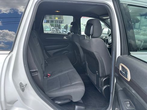 Used 2014 Jeep Grand Cherokee Laredo AWD/4WD image 15