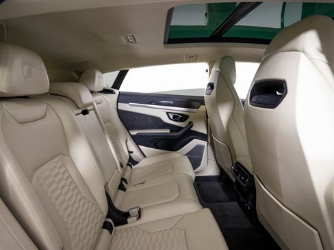 Used 2021 Lamborghini Urus image 14