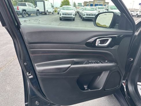 Used 2024 Jeep Compass Trailhawk image 30